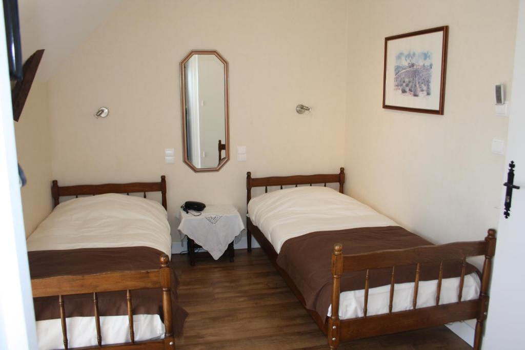 Auberge De Saint Julien Aux Bois Rum bild