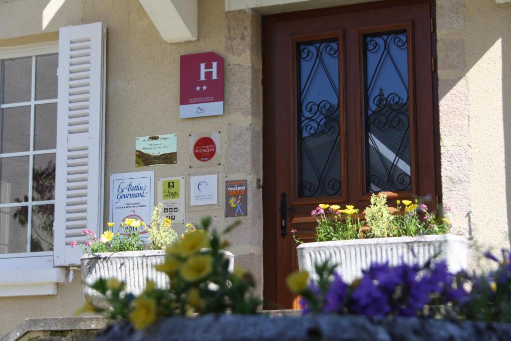Auberge De Saint Julien Aux Bois Exteriör bild