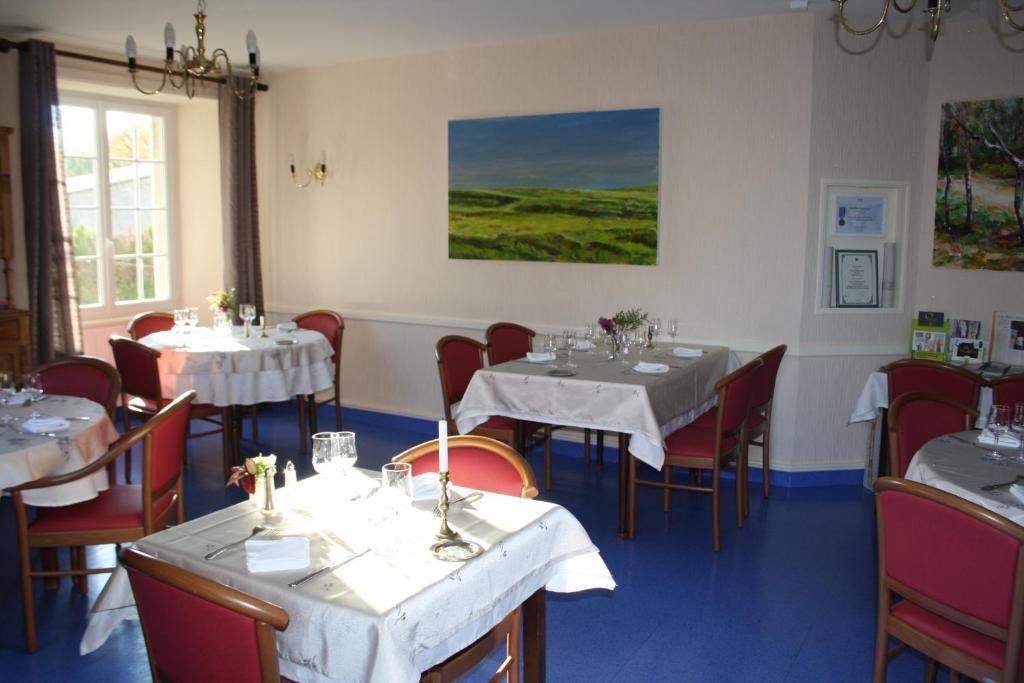 Auberge De Saint Julien Aux Bois Exteriör bild