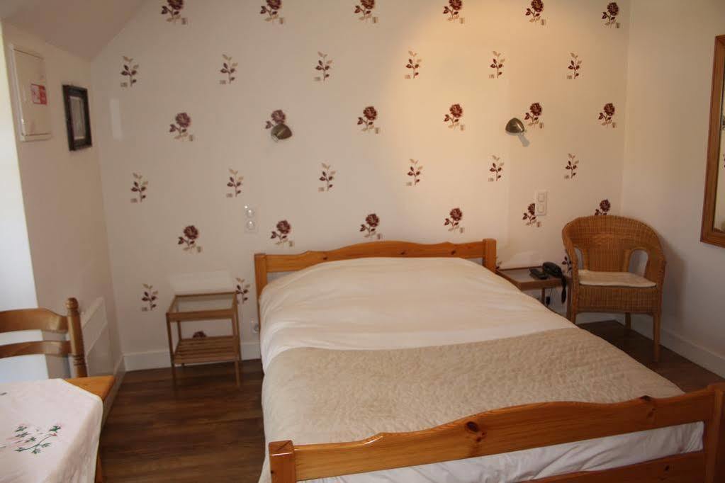 Auberge De Saint Julien Aux Bois Exteriör bild