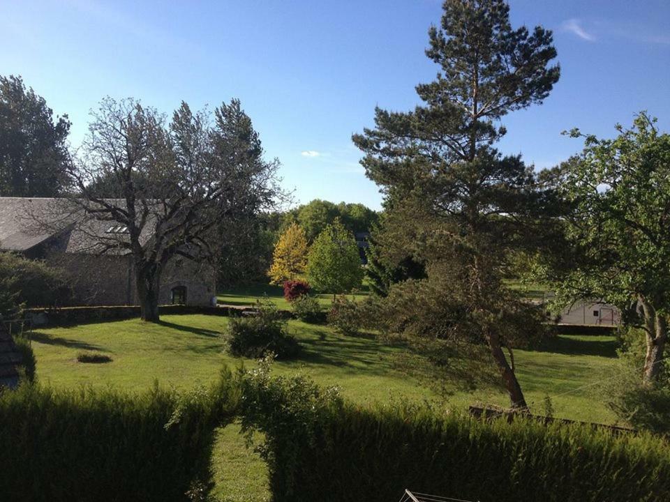 Auberge De Saint Julien Aux Bois Exteriör bild